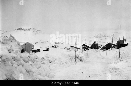 Haukeli November 1967 die Ganzjahresstraße Røldal / Haukeli ist im Winter 1967-1968 zum ersten Mal geöffnet. Hier parkten Braumaschinen für die Pflasterung der Ganzjahresstraße. Foto: Kvaale / NTB / NTB Stockfoto