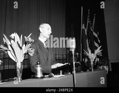 Oslo 19490217. Die norwegische Labour Party hat ein nationales Treffen im Gemeindezentrum. Die Partei nimmt an dem Treffen für die norwegische Mitgliedschaft im NATO/Atlantik-Pakt Teil. Das Bild zeigt Premierminister Einar Gerhardsen auf der Kanzel. NTB-Archivfoto / ntb Stockfoto