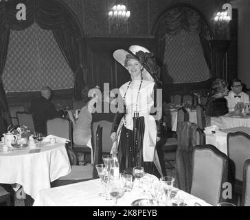 Oslo 19650327 - und danach wurde getanzt. Premiere des Films My Fair Lady im Colosseum-Kino mit anschließender Party in Bristol. Foto; Sverre A. Børretzen / Aktuell / NTB Stockfoto