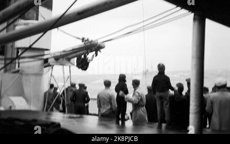 Atlantic 19461015. Katastrophe von Kristina Thordén. Auf einer Überfahrt in Richtung Boston wurde das schwedische Frachtschiff „Kristina Thordén“ am 15. Oktober 1946 mitten im Atlantik von einem Feuer getroffen. Das Schiff wurde durch das Feuer sehr zerstört und vier der Besatzung kamen ums Leben. Diese Bilder stammen vom norwegischen Schiff 'Stavangerfjord', das für die norwegische amerikanische Linie in den Verkehr Oslo - Bergen - New York fuhr. Das Bild: Ansicht des Unfallschiffes vom 'Stavangerfjord'. NTB Stock Foto: H.E. / NTB Stockfoto