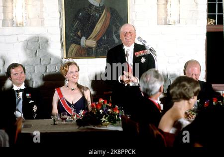 Oslo 19780702. König Olav 75 Jahre. Hier vom Galadiner im Schloss Akershus anlässlich des 75.-tägigen Tages von König Olav. König Olav spricht beim Abendessen ( Foto: Bjørn Sigurdsøn NTB / NTB Stockfoto