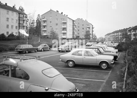 Oslo 19701107. ...... Aber das Auto ist Platz für. Aktueller Bericht über den Platz des Autos in der düsteren Stadt im Vergleich zu Kindern für Kinder. Feldspatvei auf dem Bergkristall. Foto: Ivar Aaserud / Aktuell / NTB Stockfoto