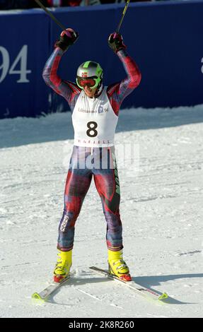 Hafjell 19940223. Olympische Winterspiele in Lillehammer. Großer Slalom in Hafjell. Jan Einar Thorsen nimmt 4. Platz ein und jubelt im Zielgebiet. Foto: Pål Hansen / NTB Stockfoto