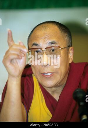 Oslo 198912: Friedensnobelpreis 1989 an den Dalai Lama. Pressekonferenz Dalai Lama. Foto: Knut Falch Stockfoto