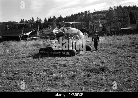 Hadeland 1963. September drei Gefangene sind aus dem Bots-Gefängnis in Oslo geflohen. Hunderte von Polizisten und Militärs mit Maoren, automatischen Waffen und Gewehren jagen in den Hadelands Tracts nach den entflohenen Gefangenen. Ein Hubschrauber wurde ebenfalls in die Jagd einbezogen. Foto: Svein Bakken, Ivar Aaserud, Sverre A. Børretzen, Aage Storløkken / Aktuell / NTB Stockfoto