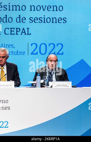 24. Oktober 2022: 24. Oktober 2022 - Buenos Aires, Argentinien - Eröffnungsfeier der neununddreißigsten Sitzung der Wirtschaftskommission für Lateinamerika und die Karibik (ECLAC). Der Nobelpreis Joseph Stiglits nimmt an der neununddreißigsten Sitzung der Wirtschaftskommission für Lateinamerika und die Karibik (ECLAC) vom 24. Bis 26. Oktober 2022 Teil. Im Centro Cultural Kirchner in Buenos Aires, gemäß Resolution 753(PLEN.36), angenommen auf der 36. Tagung des ECLAC-Ausschusses des Ganzen, die am 3. Dezember 2021 in New York stattfand. Die Sitzung findet in Übereinstimmung mit dem ECLAC statt Stockfoto