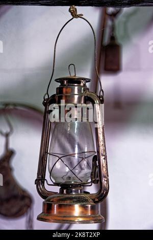 Alte Laterne - Vintage Öl Gas Lampe - Vintage Dekorationen Stockfoto