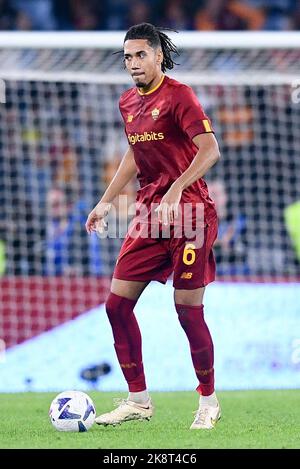 Rom, Italien. 23. Oktober 2022. Chris Smalling von AS Roma während des Serie-A-Spiels zwischen Roma und Napoli im Stadio Olimpico, Rom, Italien am 23. Oktober 2022. Kredit: Giuseppe Maffia/Alamy Live Nachrichten Stockfoto
