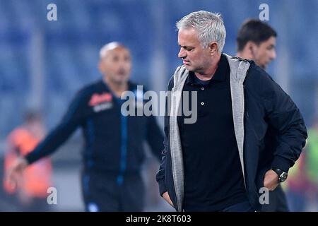 Rom, Italien. 23. Oktober 2022. Jose Mouringho von AS Roma während des Serie-A-Spiels zwischen Roma und Neapel im Stadio Olimpico, Rom, Italien am 23. Oktober 2022. Kredit: Giuseppe Maffia/Alamy Live Nachrichten Stockfoto