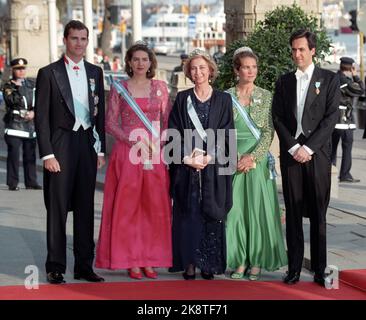 Stockholm 199604: König Carl XVI Gustaf 50 Jahre - mehrere Tage der jährlichen Party für Schwedens König. Gallafest im Schloss. Königliche Gäste kommen an. Bild: Foto: Bjørn Sigurdsøn / NTB / NTB Stockfoto