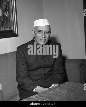 Oslo 29. Juni 1957. Premierminister Jawaharlal Nehru aus Indien bezaubert die Norweger. Hier vom Besuch im Haus von Premierminister Einar Gerhardsen. Foto: NTB / NTB Stockfoto