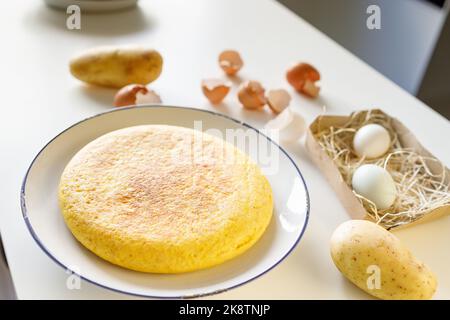 Hausgemachtes spanisches Omelett. Tortilla espanola. Stockfoto