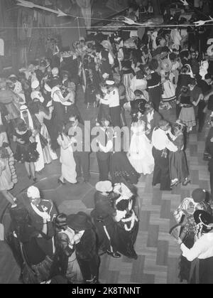 Oslo. Das Regenbogenrestaurant. Karnevalnacht im Zeichen von Schüssen. Die Schriftstellervereinigung veranstaltet den Shooting Year Karneval in Oslo für Einkommen für alte, unproduktive Schriftsteller und Witwen von Schreibern. Hier von der Tanzfläche. Foto: NTB Stockfoto