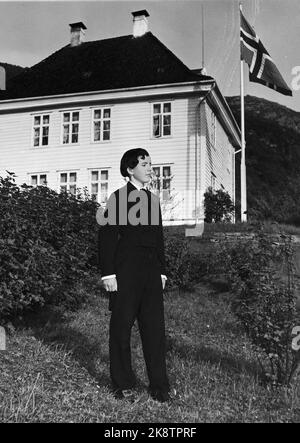 Bergen im Frühjahr 1953. Die ersten Festivalspiele. Viele bekannte Persönlichkeiten wurden während des Festivals gestikalisiert. Hier ist ein junger Edvard Grieg (11-12 Jahre), gespielt von Eivind Hiis Hauge. Foto: Ewoos Christensen / Current / NTB. Stockfoto