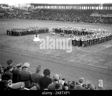 Oslo August 1942. Wehrmachtskonzert im Bislett Stadium. Music Corps spielt. Foto: Aage Kihle / NTB *** das Foto wurde nicht verarbeitet ***** Stockfoto