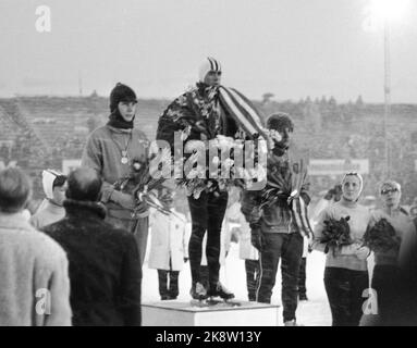 Devent, Niederlande, Februar 1969. WM auf Schlittschuhe. Hier wurde Weltmeister Dag Fornæs zusammen mit Göran Claeson (v.v.) und Kees Verkerk auf den 2. bzw. 3.. DAG Fornæs hat 1969 sowohl den NM, die Europameisterschaft als auch die Weltmeisterschaft gewonnen. Foto: Sverre A. Børretzen / Aktuell / NTB Stockfoto