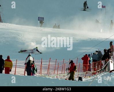 Hafjell 19940223. Olympische Winterspiele in Lillehammer. Großer Slalom in Hafjell. Ole Kristian Furuseth läuft an erster Stelle aus. Foto: Pål Hansen / NTB Stockfoto