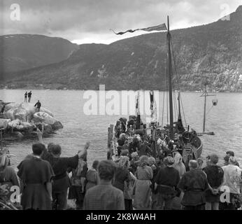 Oslo, 195705 die Aufnahme des Films die Wikinger (Wikinger). Hier kehrt eines der Schiffe von Ragnar Lodbrok nach einer Kreuzfahrt in Vesterveg zurück. Foto: Aage Storløkken / Current Stockfoto