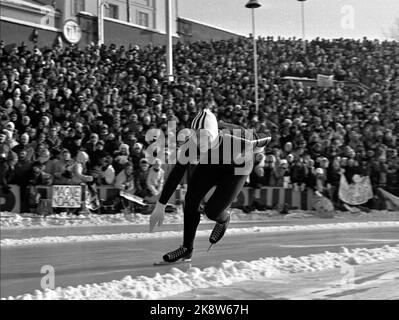 Oslo 19700115 WM auf Schlittschuhe, schnelle Rennen, in Bislett. Hier Magne Thomassen in Aktion, für gepackte Stände. Thomassen war insgesamt auf Platz 2. Foto: NTB / NTB Stockfoto