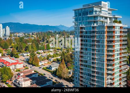 Luftaufnahme der Skyline von Coquitlam und Wohnhäusern. Aufgenommen im Großraum Vancouver, British Columbia, Kanada. Reisefoto, Nobody-Octob Stockfoto