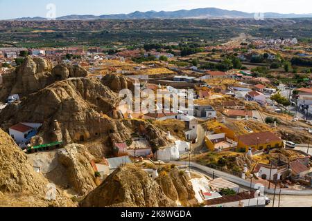 Nachbarschaft mit Höhlenhäusern der Troglodyten, Guadix, Spanien Stockfoto