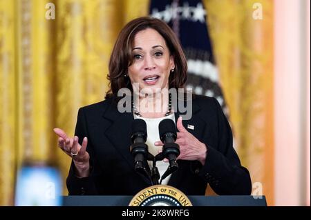 Washington, Usa. 24. Oktober 2022. Vizepräsidentin Kamala Harris spricht bei einem Empfang im Ostsaal des Weißen Hauses, um Diwali zu feiern. Kredit: SOPA Images Limited/Alamy Live Nachrichten Stockfoto