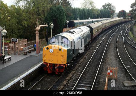 Britische Eisenbahn-Baureihe 40 40106 Atlantic Conveyor Diesel elektrische Lokomotive am Bahnhof Bridgnorth, Shropshire, England, Großbritannien. Stockfoto