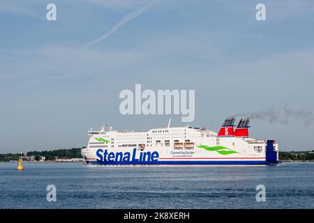 Kiel, Deutschland, Juli 2019 die Schwedenfähre Stena Germanica aus Göteborg kommt in der Kieler Förde vor Holtenau Stockfoto