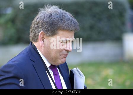 Andrew Bridgen MP (Con: North West Leicestershire) in Westminster, an dem Tag, an dem Rishi Sunak Vorsitzender der Konservativen Partei wurde. 24.. Oktober 2022 Stockfoto