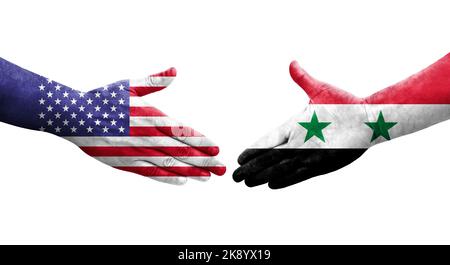 Handschlag zwischen syrischen und US-Flaggen auf Händen gemalt, isoliertes transparentes Bild. Stockfoto