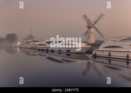 Thurne Dyke Mill, Broadland, Norfolk, England, Großbritannien Stockfoto