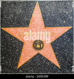 Los Angeles, USA - 24. Juni 2012: Sonny und Chers Star auf dem Hollywood Walk of Fame in Hollywood, Kalifornien. Dieser Stern befindet sich am Hollywood Blvd. A Stockfoto