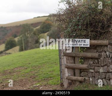 Privates Schild auf dem Bauernhof Stockfoto