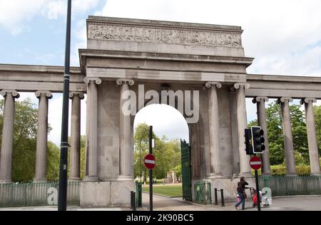 Apsley Gate, benannt nach dem benachbarten Apsley House, Hyde Park, London, Großbritannien. Ursprünglich von Lord Apsley, Apsley House, auch bekannt als Number One. Stockfoto