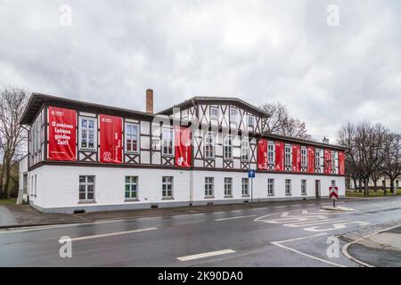 RUDOLSTADT, DEUTSCHLAND - 10. JANUAR 2016: Blick auf das Schiller-Haus in der Altstadt von Rudolstadt in Thüringen, Deutschland. Rudolstadt wurde 776 gegründet und hat Stockfoto