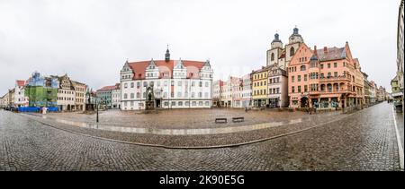 WITTENBERG, DEUTSCHLAND - 25. MÄRZ 2016: Der Hauptplatz der Lutherstadt Wittenberg in Deutschland. Wittenberg ist UNESCO-Weltkulturerbe. Stockfoto