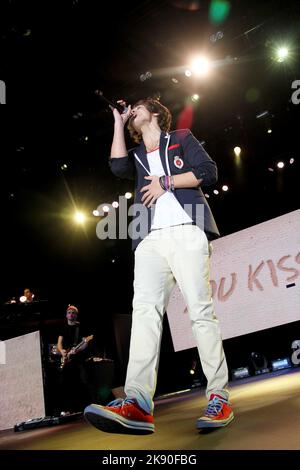 One Direction tritt im Bournemouth International Centre, Bournemouth, Großbritannien, auf. 03. Januar 2012. Kredit: Alamy/Charlie Raven Stockfoto