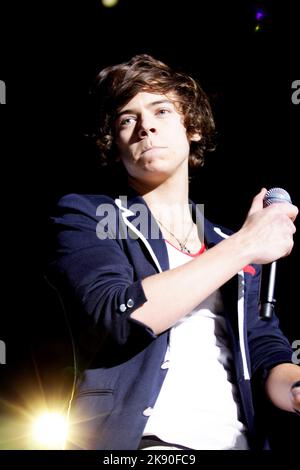 One Direction tritt im Bournemouth International Centre, Bournemouth, Großbritannien, auf. 03. Januar 2012. Kredit: Alamy/Charlie Raven Stockfoto