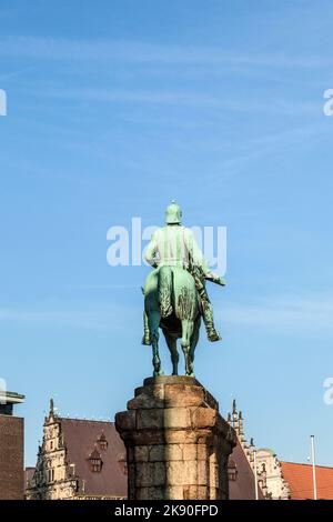 BREMEN, DEUTSCHLAND - 12. MAI 2016: Statue des deutschen Bundeskanzlers Otto von Bismarck, 1910 enthüllt und von Gladenbeck und Sohn in Berl entworfen und gebaut Stockfoto