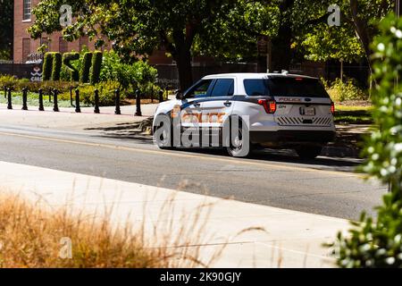 Stillwater, OK - 21. Oktober 2022: Polizeifahrzeug der Oklahoma State University auf dem Campus Stockfoto