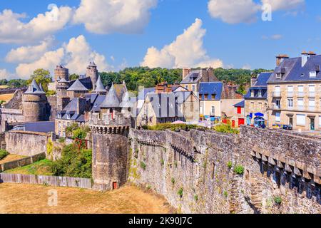 Bretagne, Frankreich. Schloss Fougeres in der mittelalterlichen Stadt Fougeres. Stockfoto