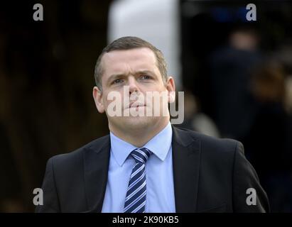 Douglas Ross MP (Con: Moray) Vorsitzender der Scottish Conservative Party (seit 2020) in Westminster, an dem Tag, an dem Rishi Sunak Führer des Conser wurde Stockfoto