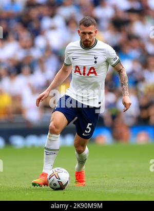 Datei-Foto vom 03-09-2022 von Pierre-Emile Hojbjerg von Tottenham Hotspur, der am Morgen des Champions-League-Spiels mit Sporting Lissabon von Tottenham bewertet wird. Ausgabedatum: Dienstag, 25. Oktober 2022. Stockfoto