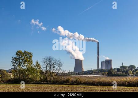 GARDANNE, FRANKREICH - Okt 22, 2016: Das Kraftwerk Provence in Gardanne ist ein 868 MW Kohlekraftwerk, das einen Teil der Provence bedient. Stockfoto