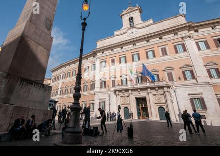 Rom, Italien. 25. Oktober 2022. Piazza Di Montecitorio Kredit: Unabhängige Fotoagentur/Alamy Live Nachrichten Stockfoto