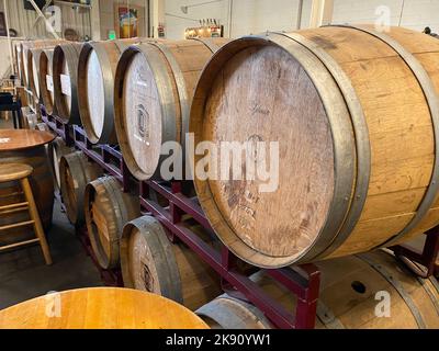 Ein Bourbon Barrel gereiftes Bier in einer Brauerei Stockfoto