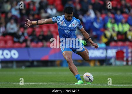 Stephen Crichton von Samoa tritt beim Rugby League World Cup Group A Spiel 2021 zwischen Samoa und Griechenland am Sonntag, den 23.. Oktober 2022, im Eco-Power Stadium in Doncaster ins Tor. (Kredit: Mark Fletcher | MI News ) Kredit: MI Nachrichten & Sport /Alamy Live News Stockfoto