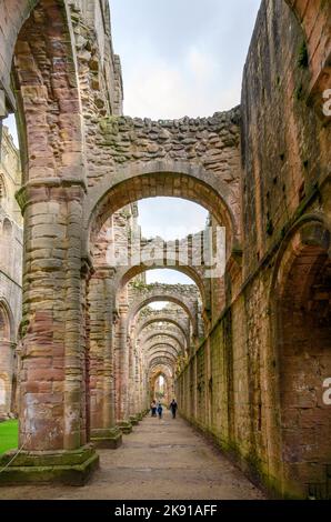 Fountains Abbey, in der Nähe von Ripon, North Yorkshire, England, Großbritannien Stockfoto