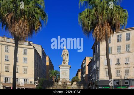 Denkmal für Napoleon Bonaparte, erster Konsul der Republik von 1799-1804, in römischer Toga gekleidet, in Ajacio (Corse-du-Sud), Frankreich Stockfoto