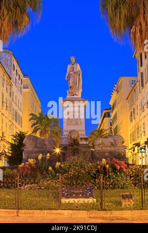 Denkmal für Napoleon Bonaparte, erster Konsul der Republik von 1799-1804, in römischer Toga gekleidet, in Ajacio (Corse-du-Sud), Frankreich Stockfoto